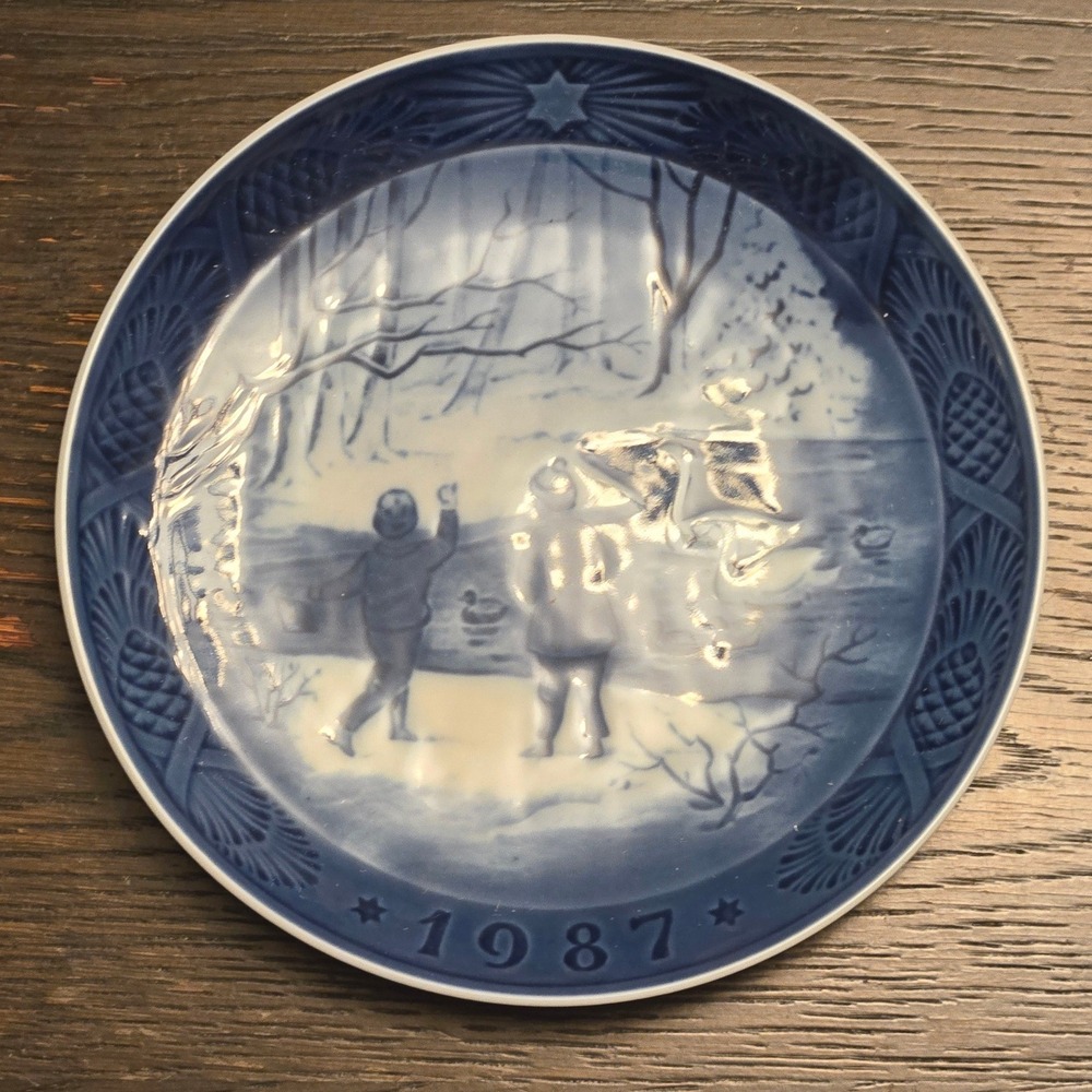 1987 Royal Copenhagen Winter Birds Blue White Porcelain Collector Plate
